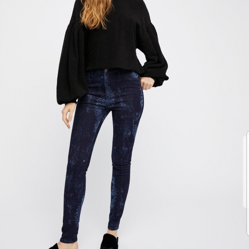 Free People Lacey snake dark wash combo Jeans 27 C